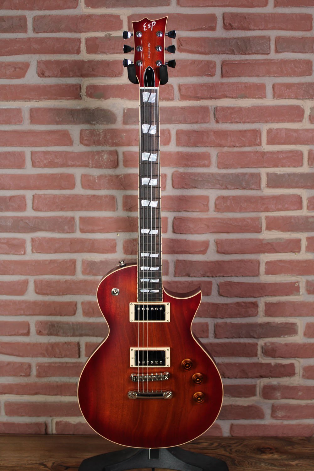 USA Eclipse Open  Grain Amber Cherry Sunburst